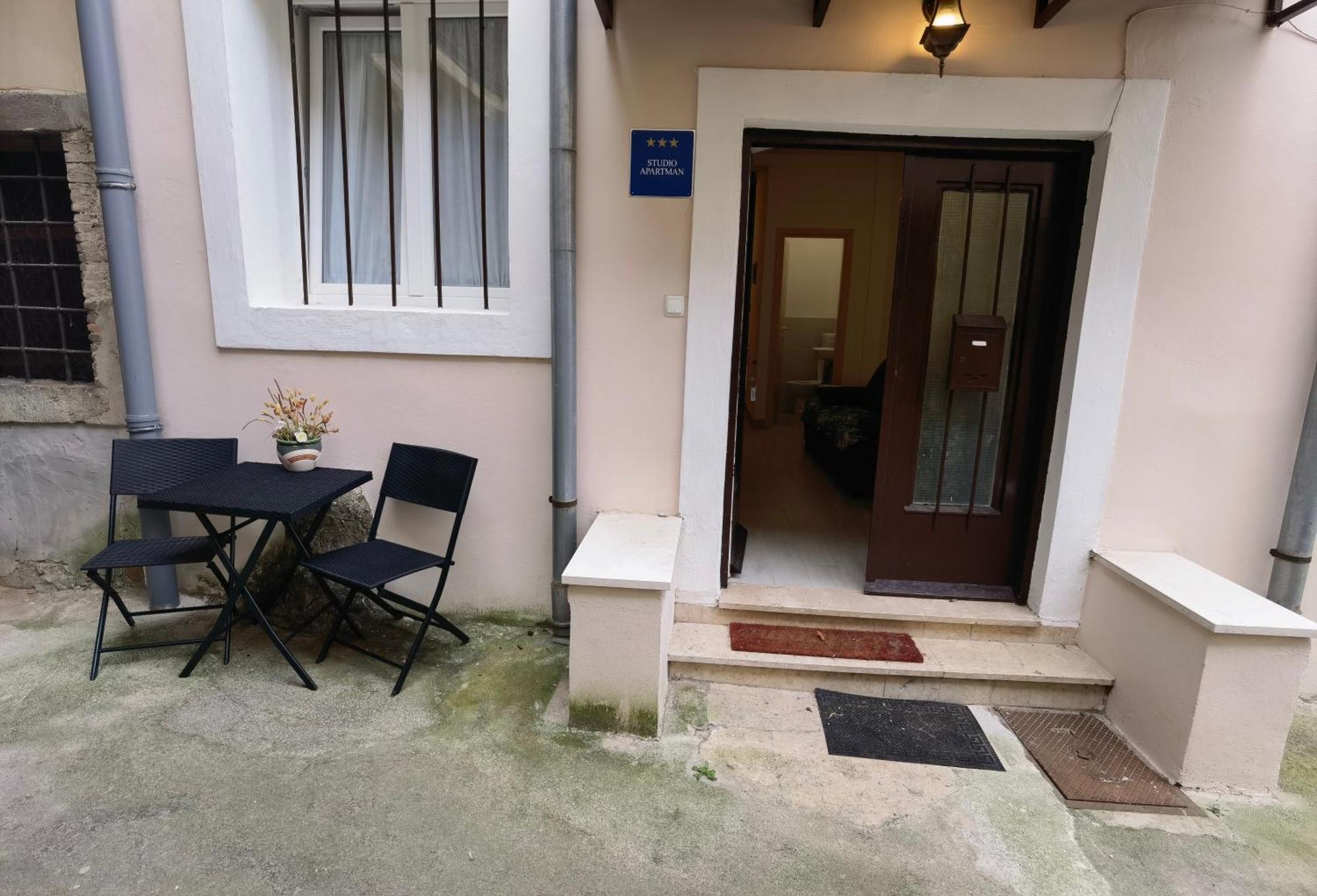 Apartment Zlatko , Ten Steps To The Sea Opatija Eksteriør billede