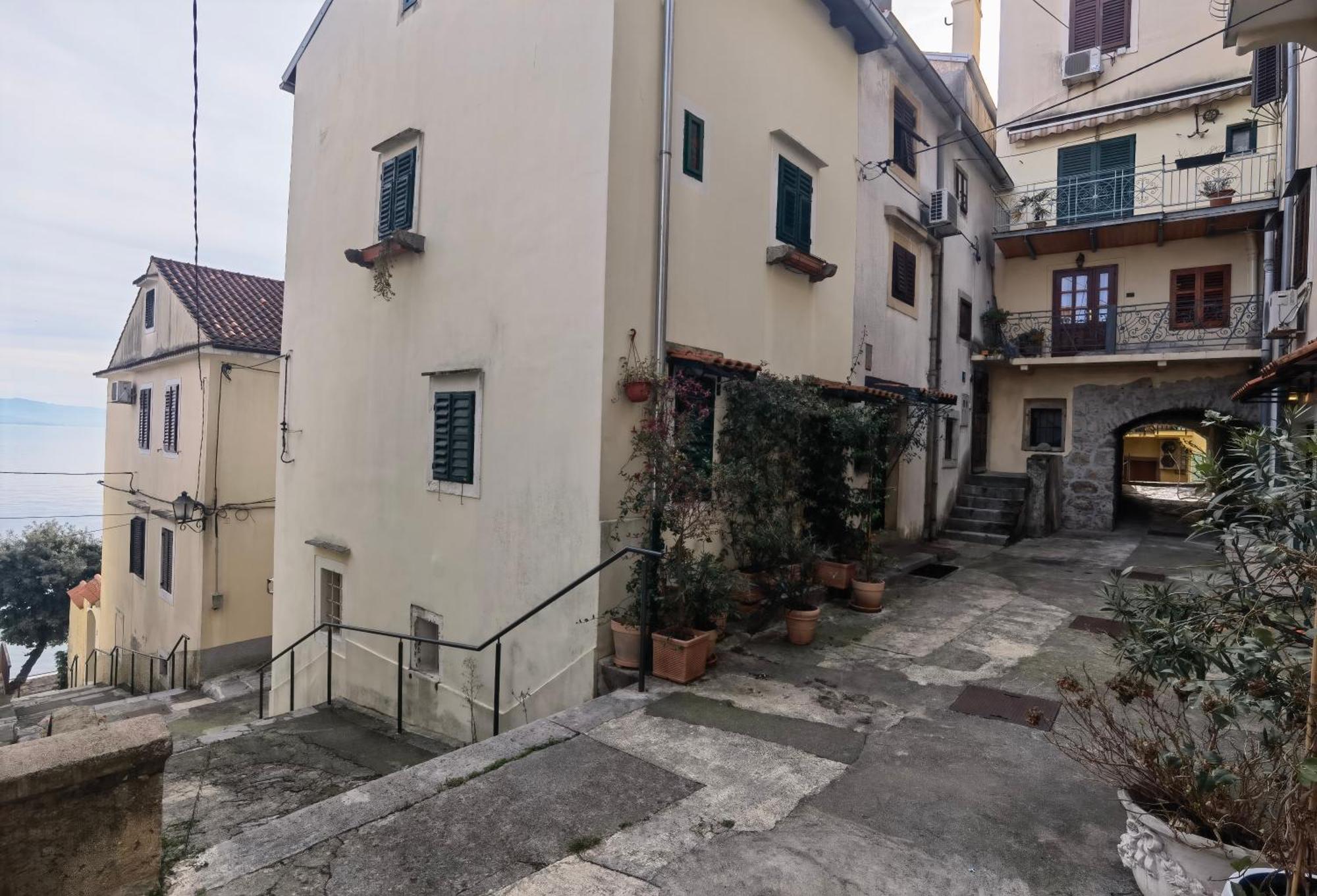 Apartment Zlatko , Ten Steps To The Sea Opatija Eksteriør billede